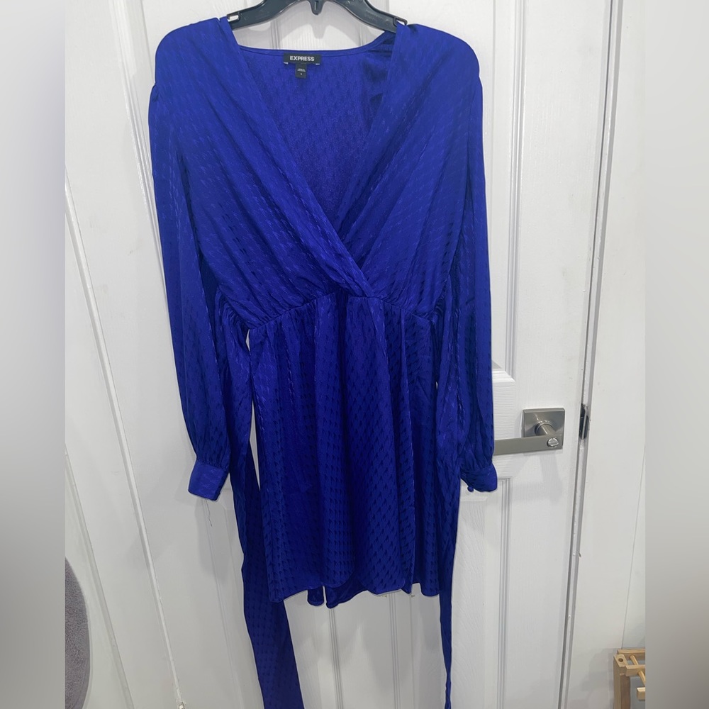 Short blue dress